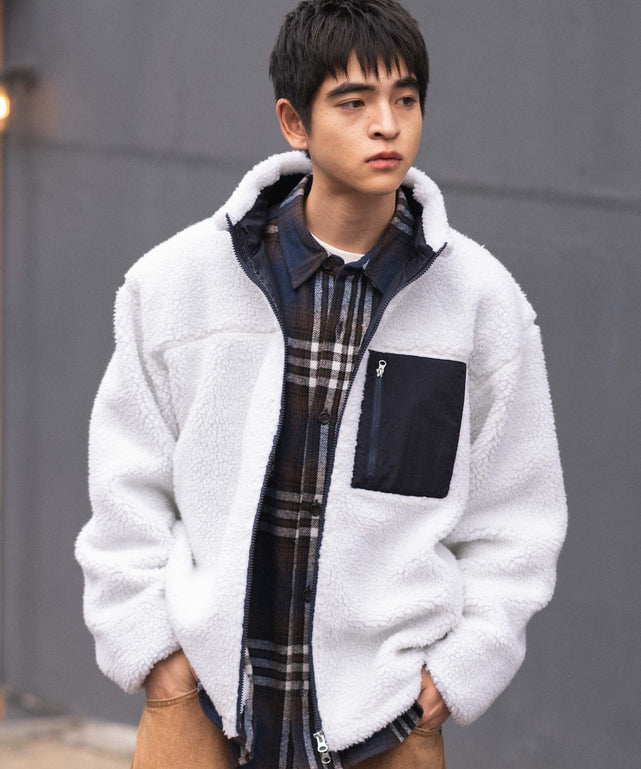 オフホワイト モデル：180cm L着用