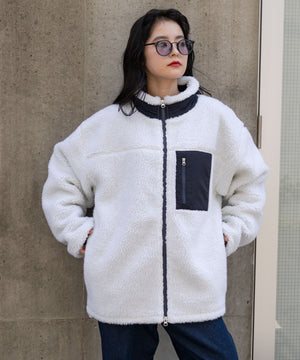 オフホワイト モデル：160cm L着用