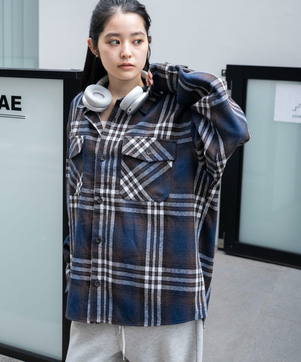 柄３　モデル：161cm M着用