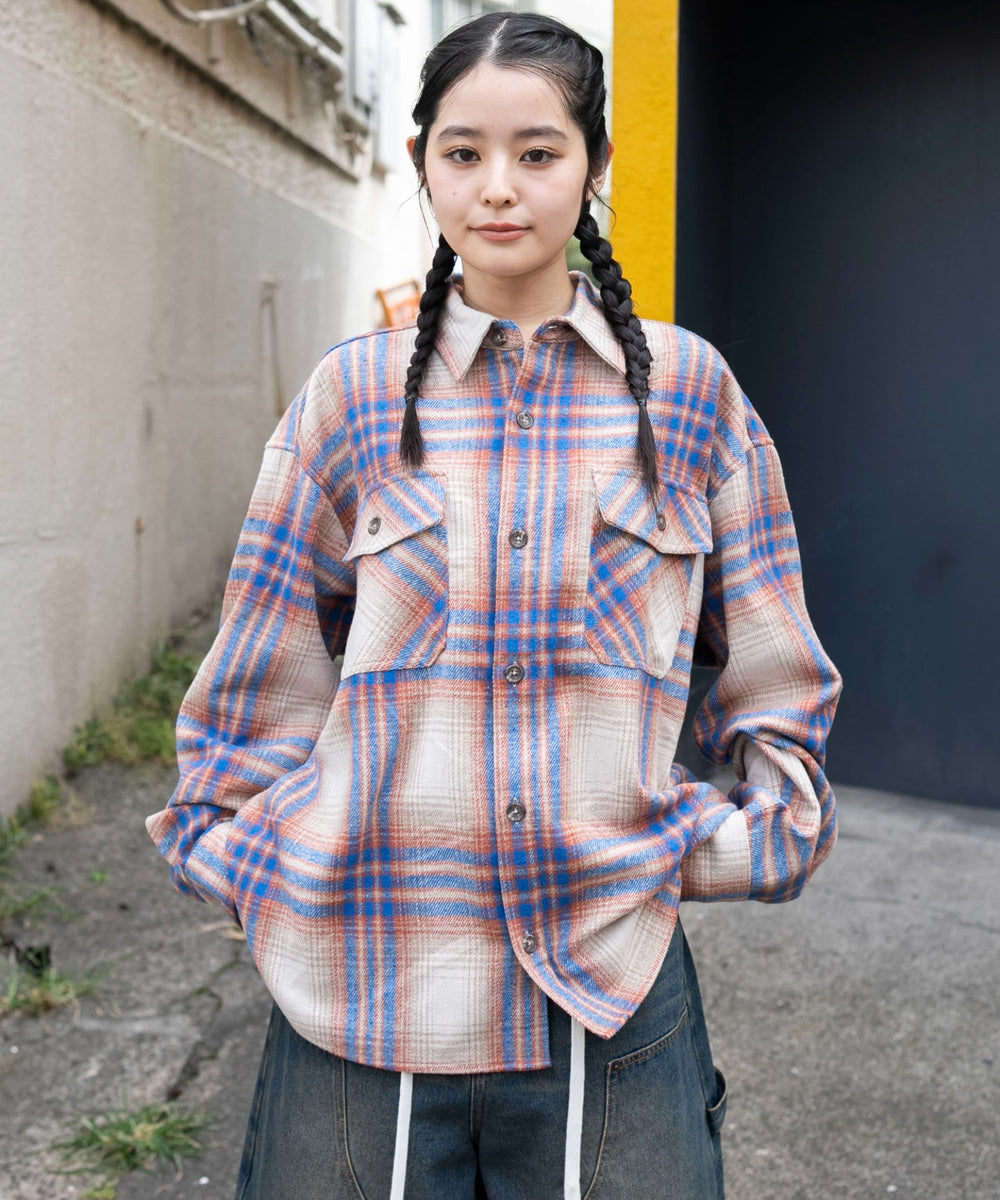 柄５　モデル：161cm M着用