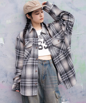 柄２　モデル：161cm M着用