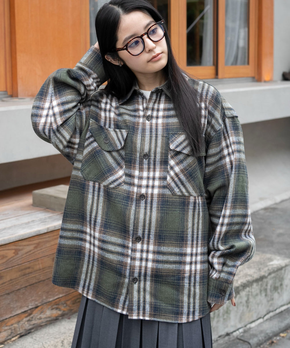 柄４　モデル：161cm M着用