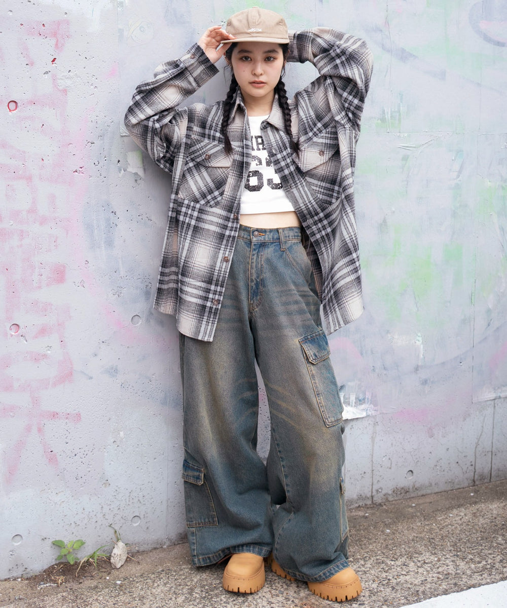 柄２　モデル：161cm M着用