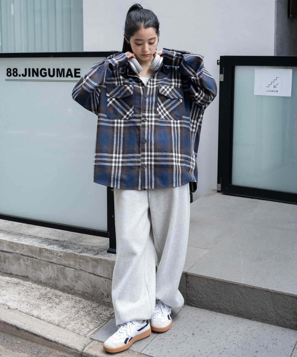 柄３　モデル：161cm M着用