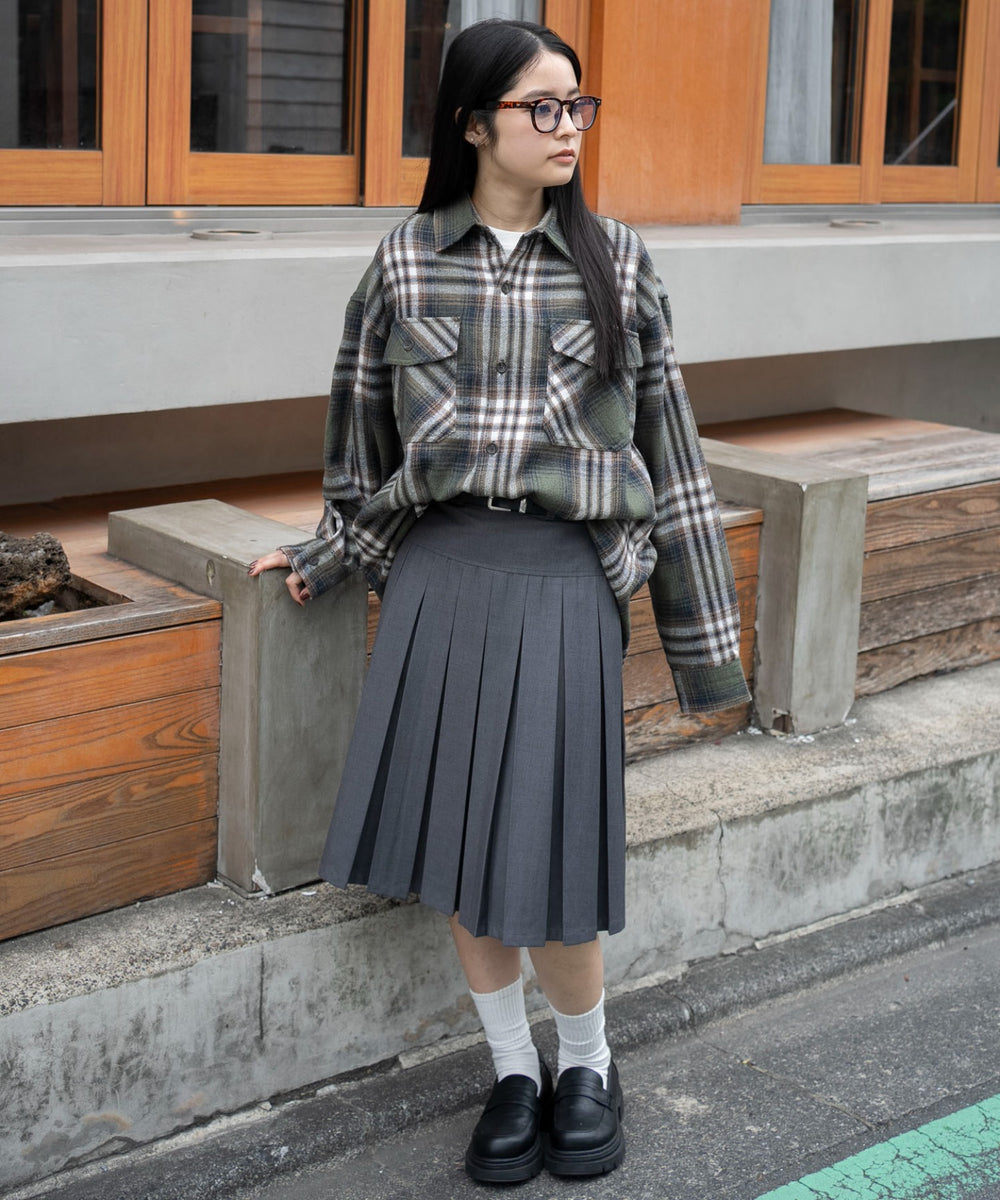 柄４　モデル：161cm M着用