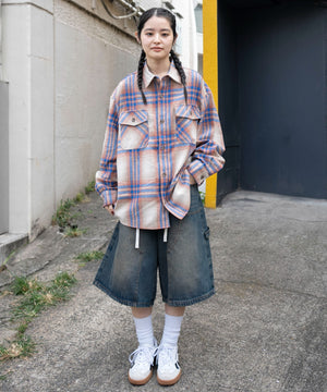 柄５　モデル：161cm M着用