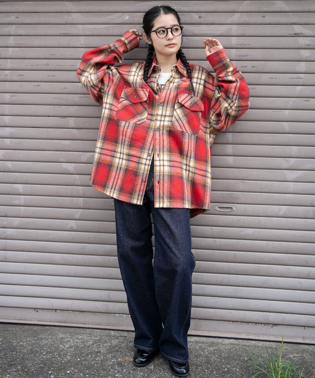 柄６　モデル：161cm M着用