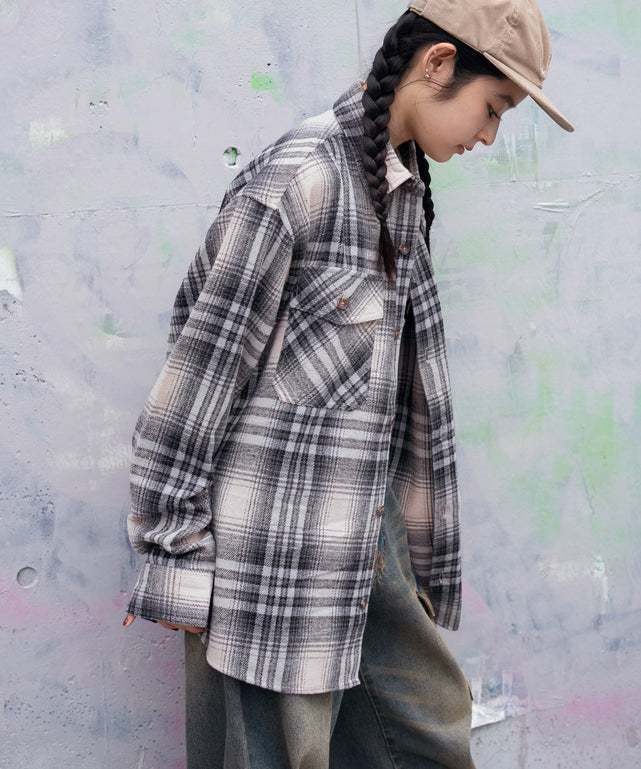 柄２　モデル：161cm M着用