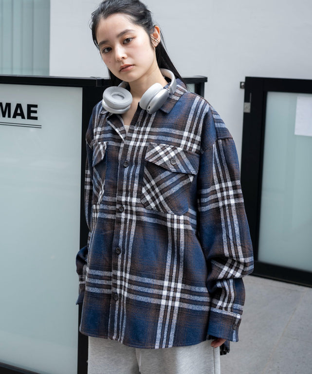 柄３　モデル：161cm M着用