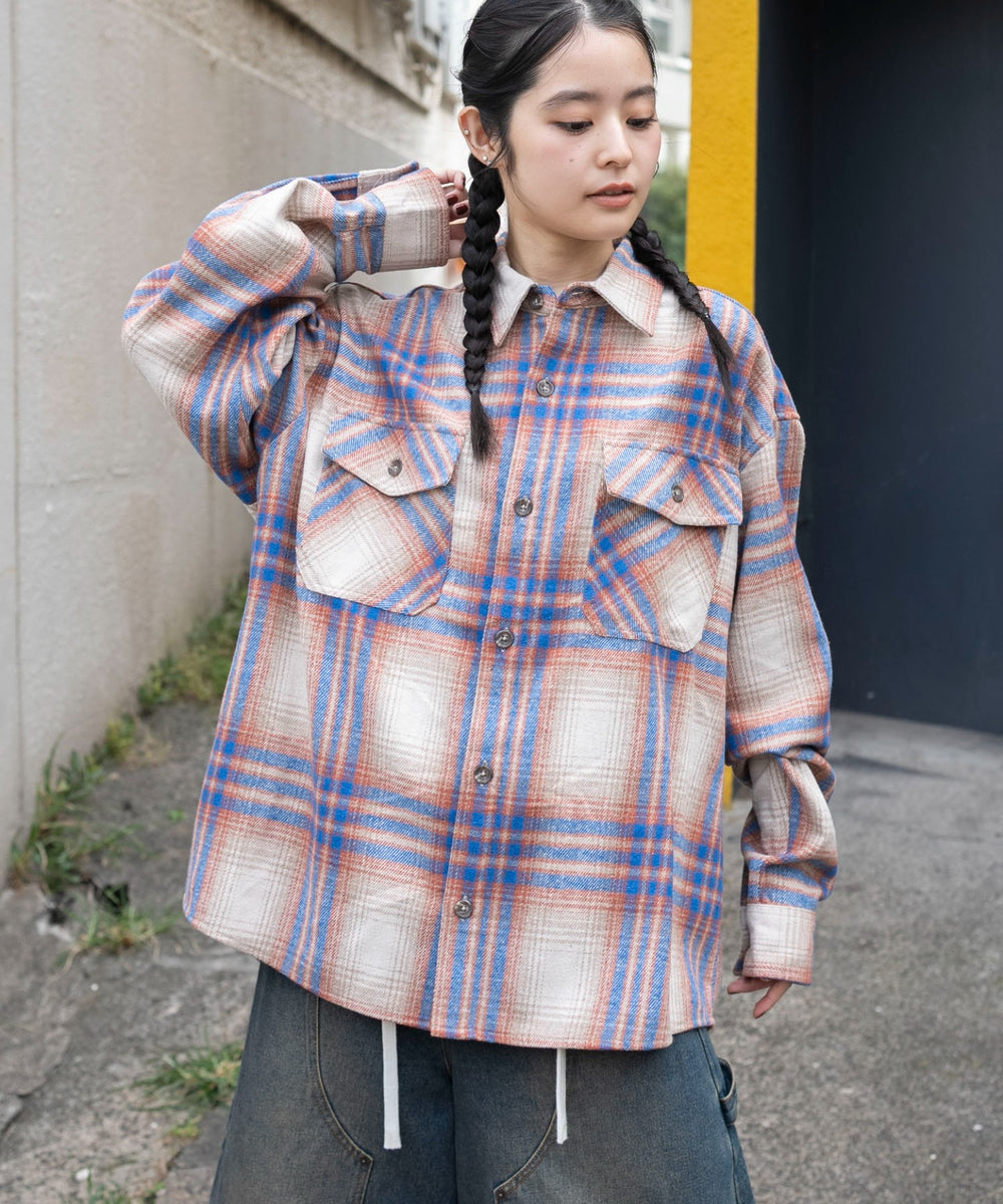 柄５　モデル：161cm M着用