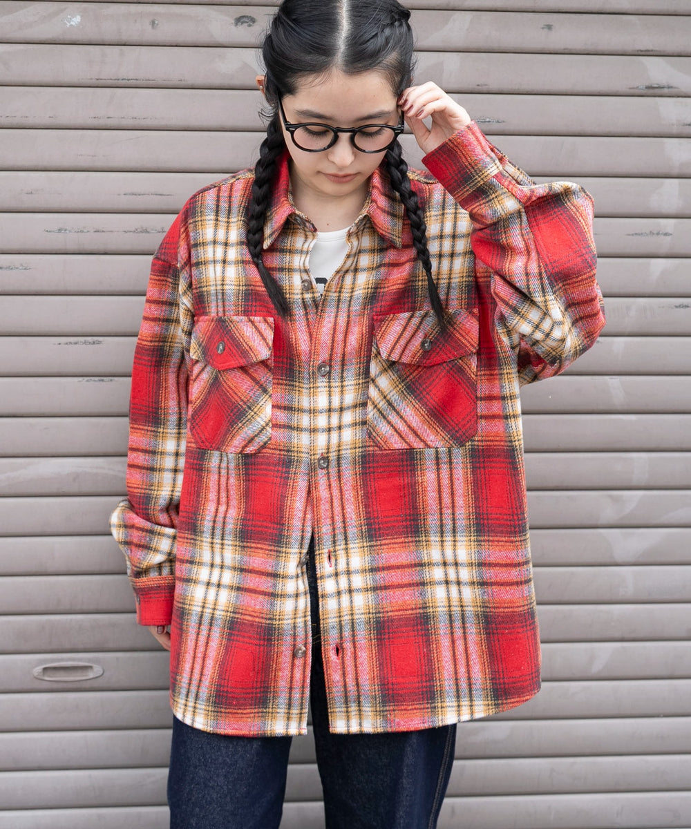 柄６　モデル：161cm M着用