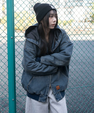 デニム中濃加工　モデル：159cm F着用　