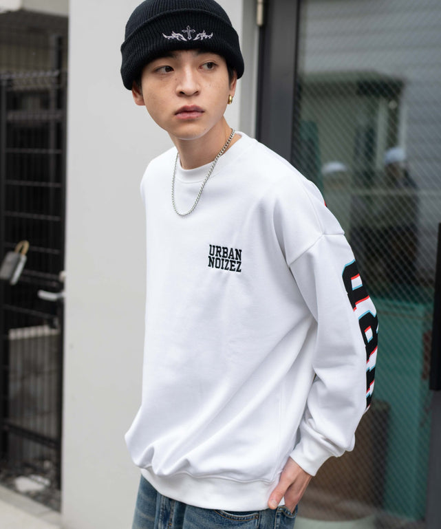 ホワイト モデル：180cm L着用