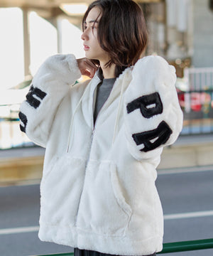 ホワイト モデル：175cm L着用