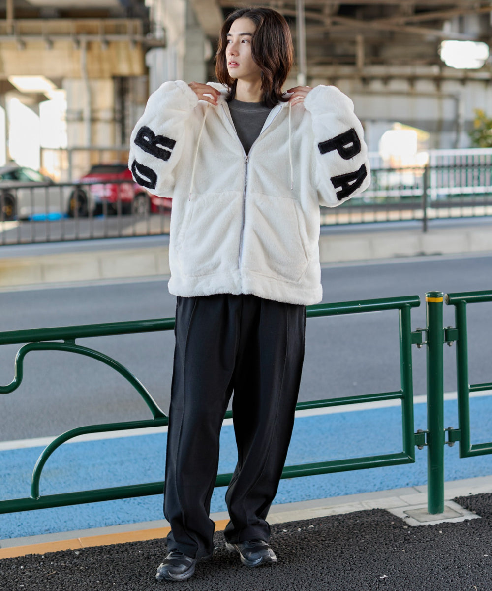 ホワイト モデル：175cm L着用