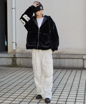 ブラック モデル：175cm L着用