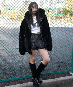 ブラック　モデル：159cm L着用