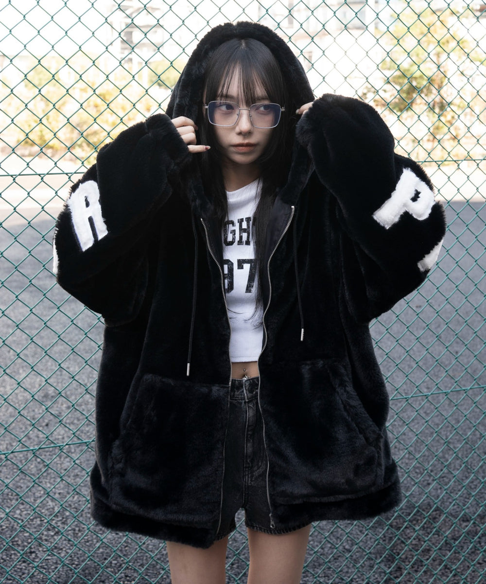 ブラック　モデル：159cm L着用