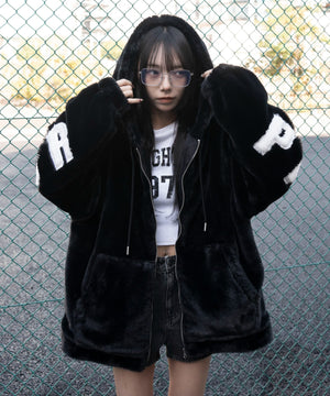 ブラック　モデル：159cm L着用