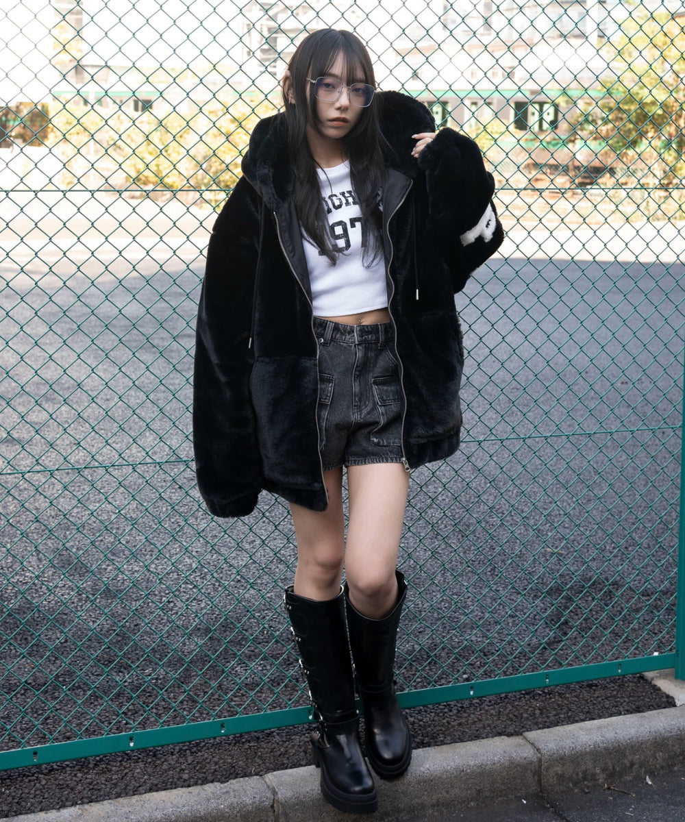 ブラック　モデル：159cm L着用