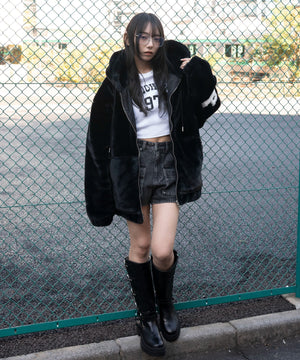 ブラック　モデル：159cm L着用