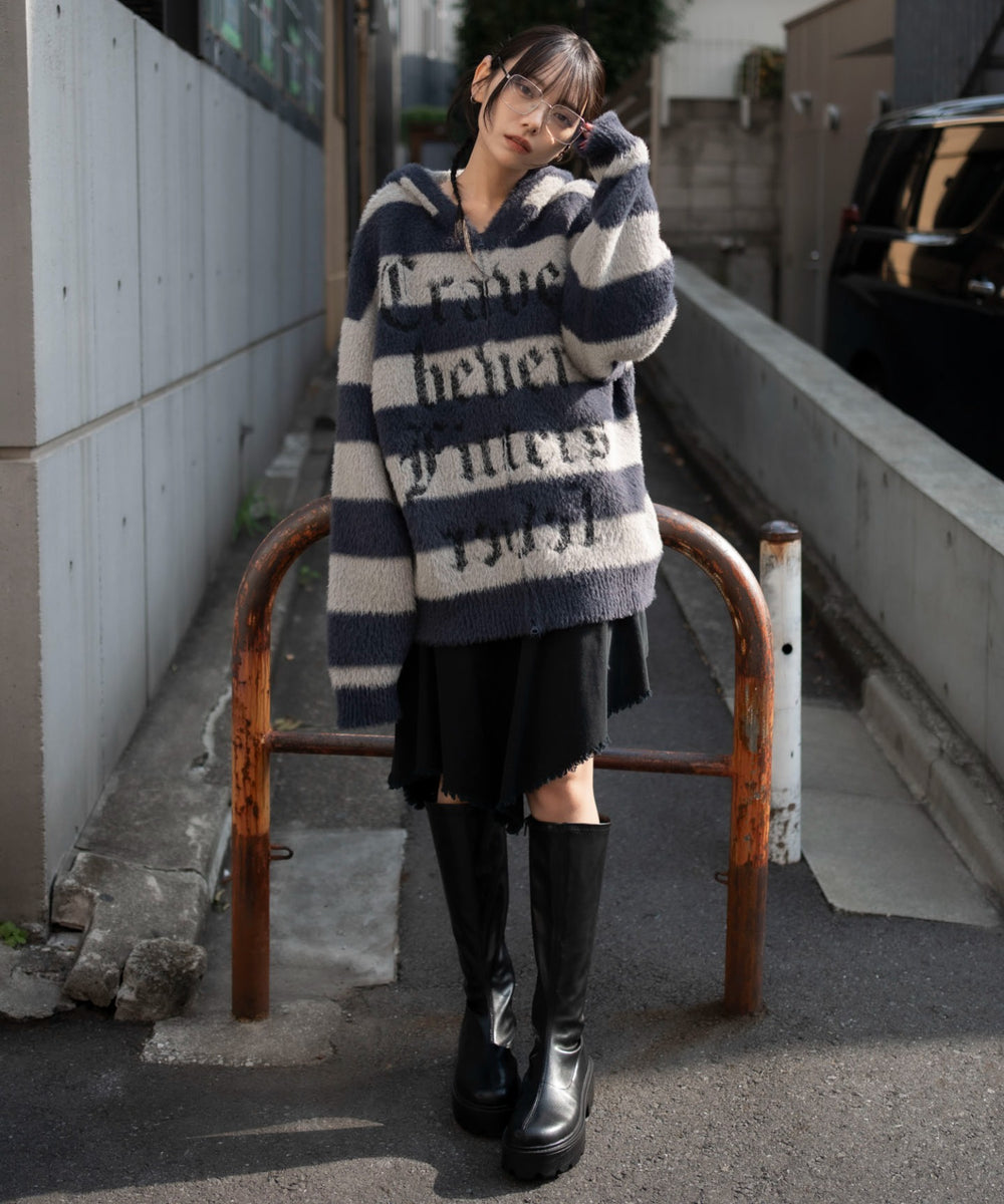 グレーボーダー　モデル：159cm L着用