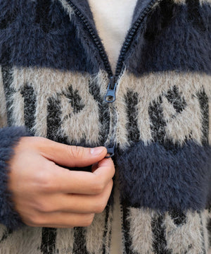 シャギーグラフィックZIPパーカー