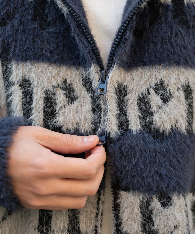 シャギーグラフィックZIPパーカー