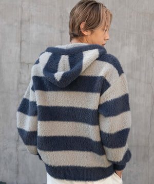 グレーボーダー モデル：175cm L着用