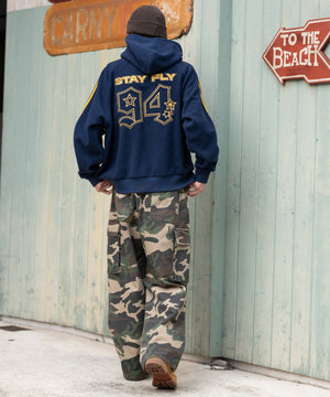 ネイビー モデル：180cm L着用