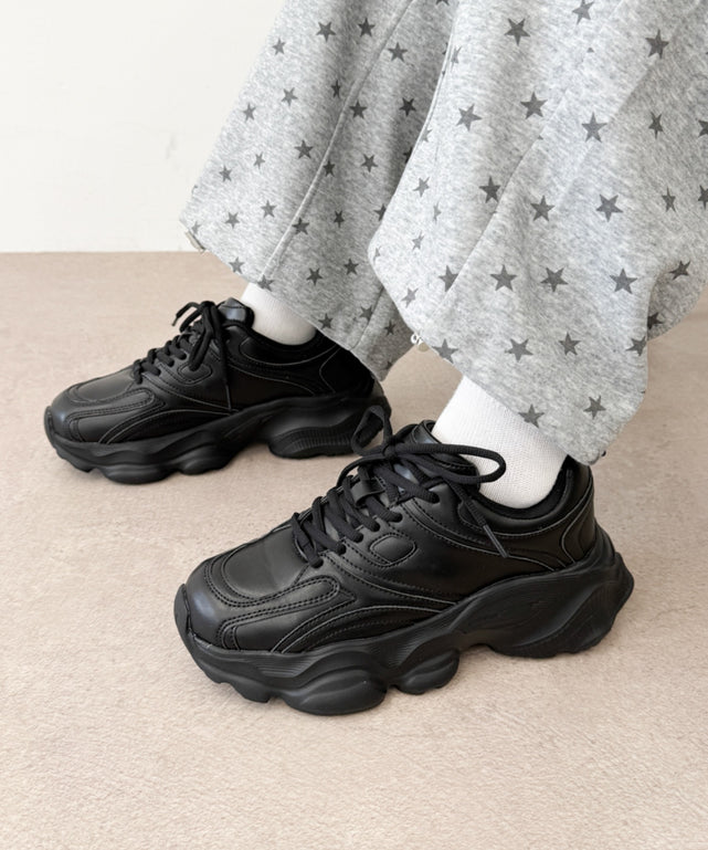 ブラック