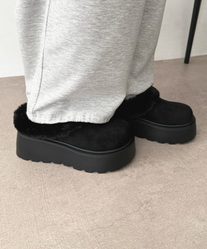 ブラック