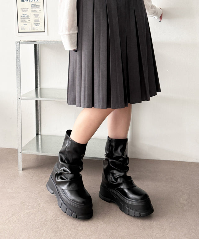 ブラック