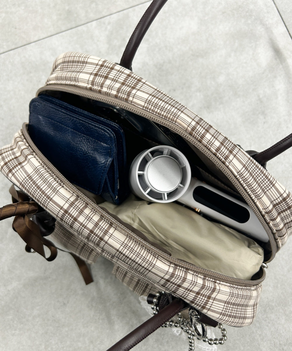 アソートレイヤーリボンチャーム付きボストンバッグ