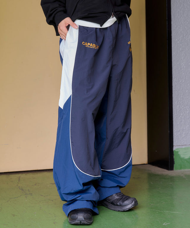 ネイビー モデル：175cm L着用