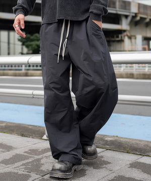 グレー モデル：182cm L着用
