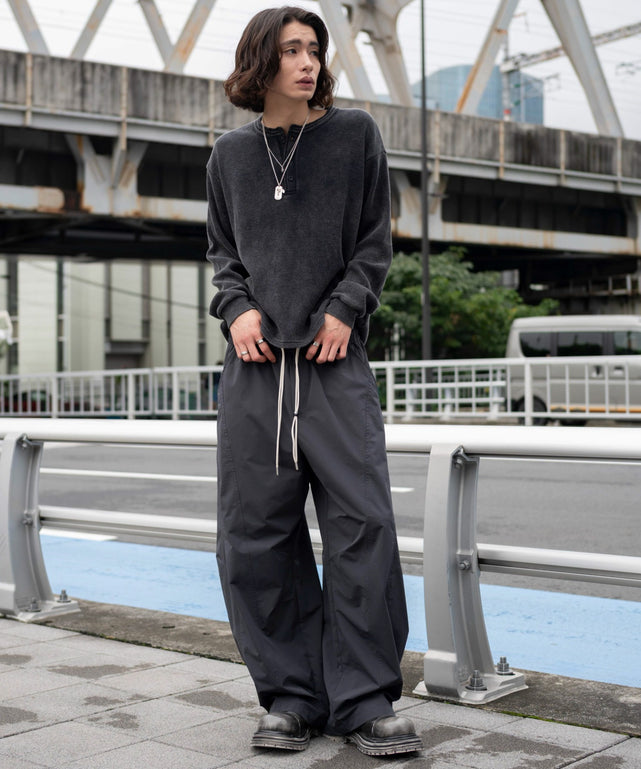 グレー モデル：182cm L着用