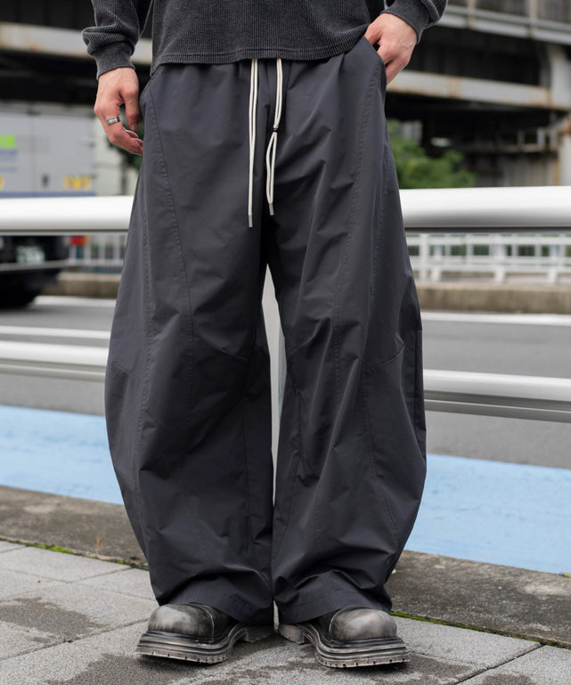 グレー モデル：182cm L着用