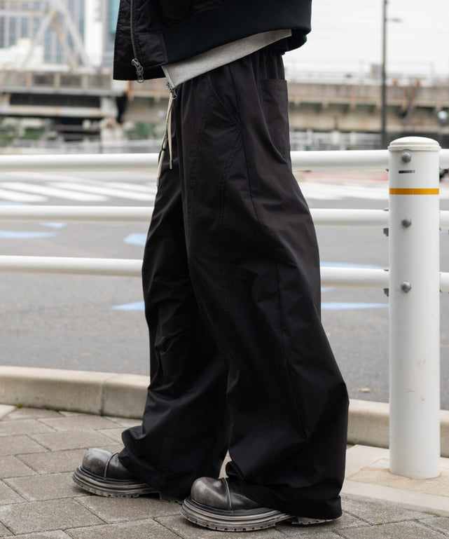 ブラック モデル：182cm L着用