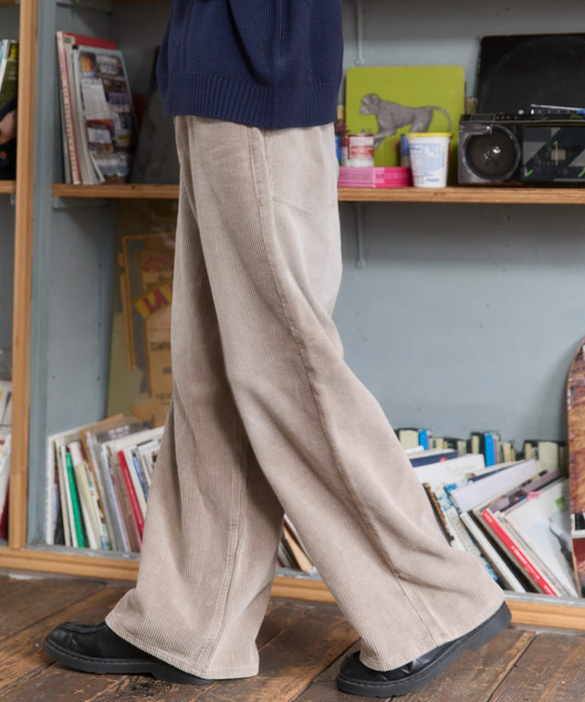 ブラウンソノタ モデル：182cm L着用