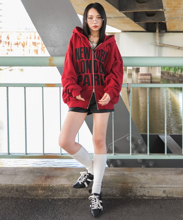 レッド　モデル：159cm F着用