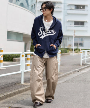ネイビー　モデル：175cm L着用　