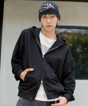 ブラック　モデル：175cm L着用　