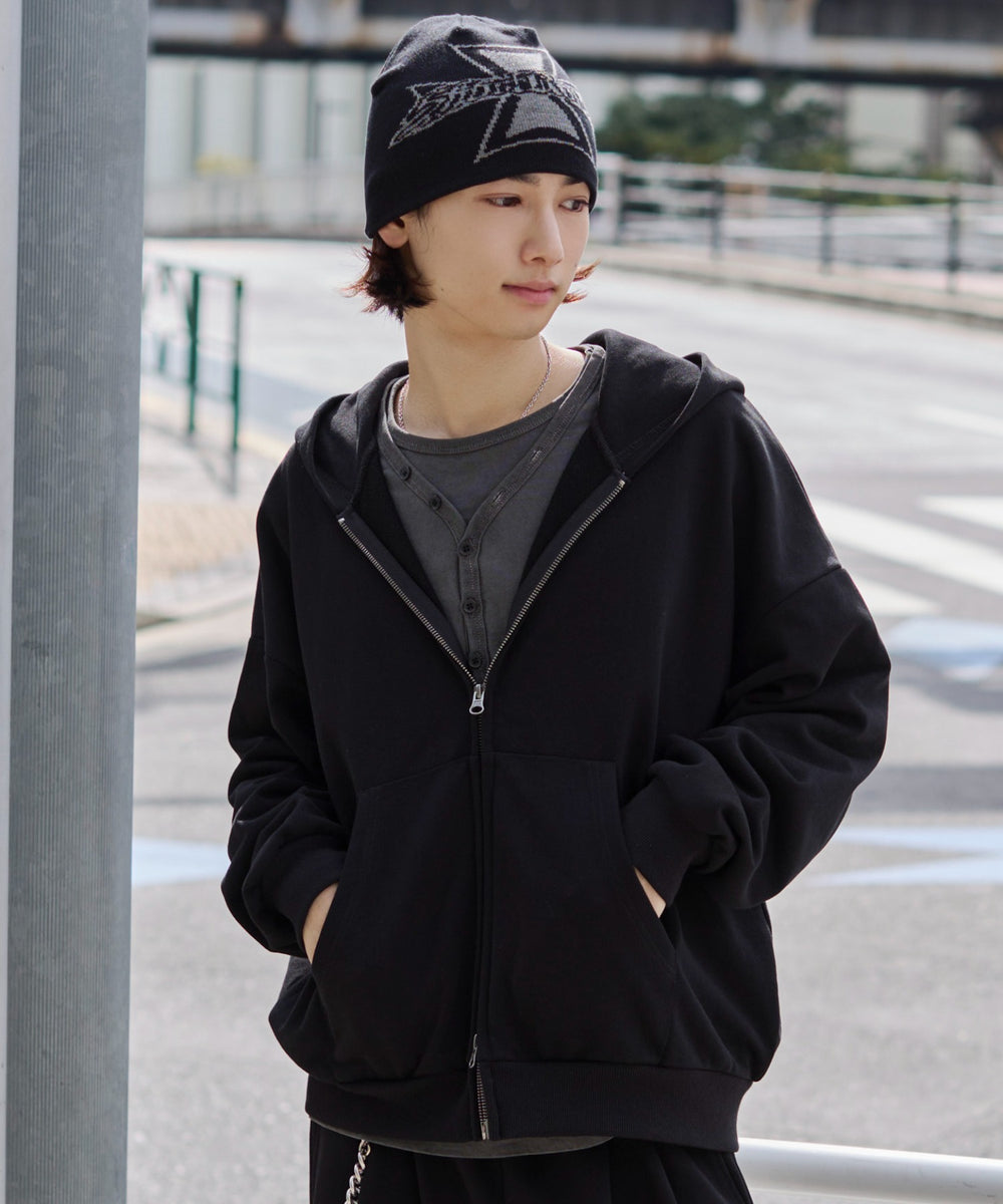 ブラック モデル：175cm L着用