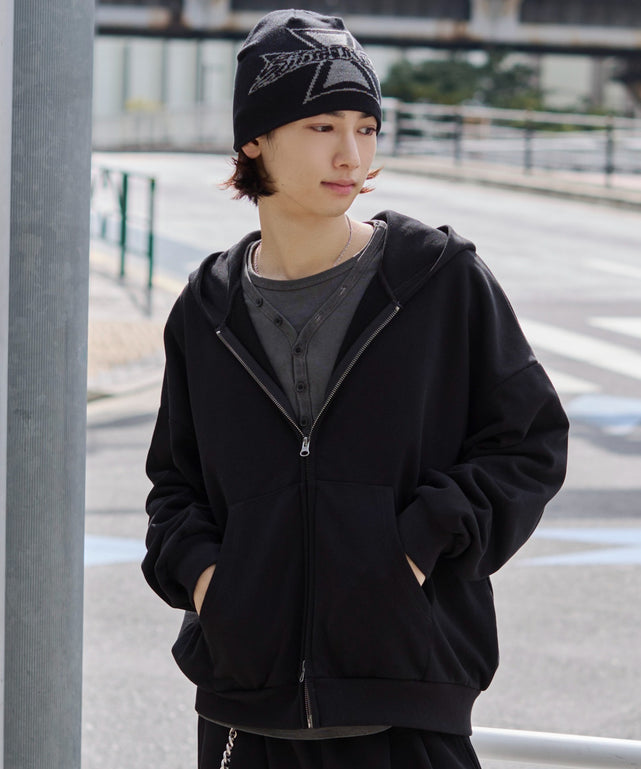ブラック モデル：175cm L着用
