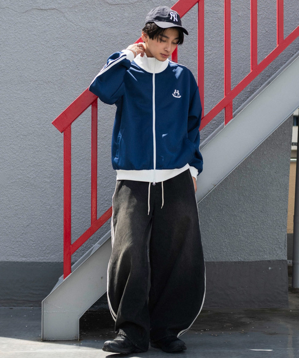 ネイビー　モデル：180cm L着用　