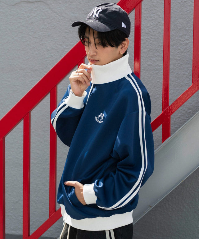 ネイビー　モデル：180cm L着用　