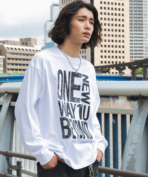 ホワイト モデル：182cm L着用
