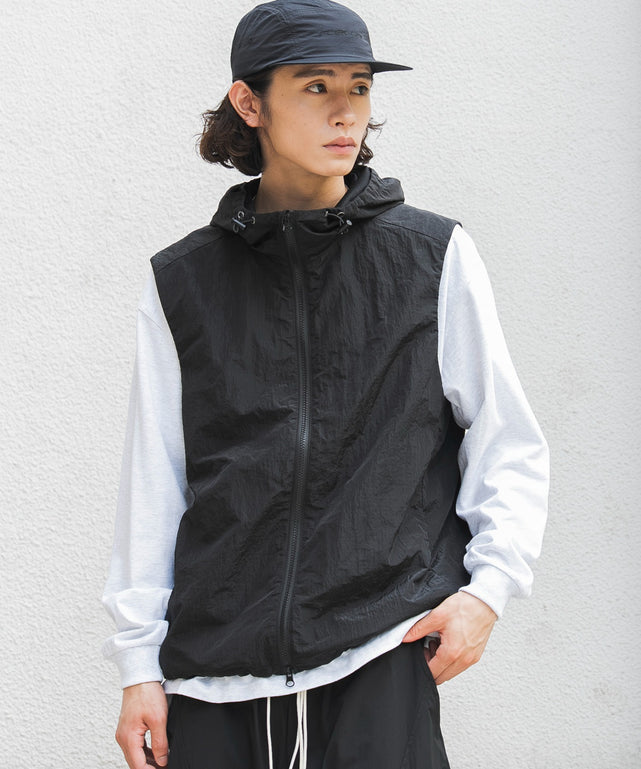 ブラック モデル：182cm L着用ブラック モデル：182cm L着用
