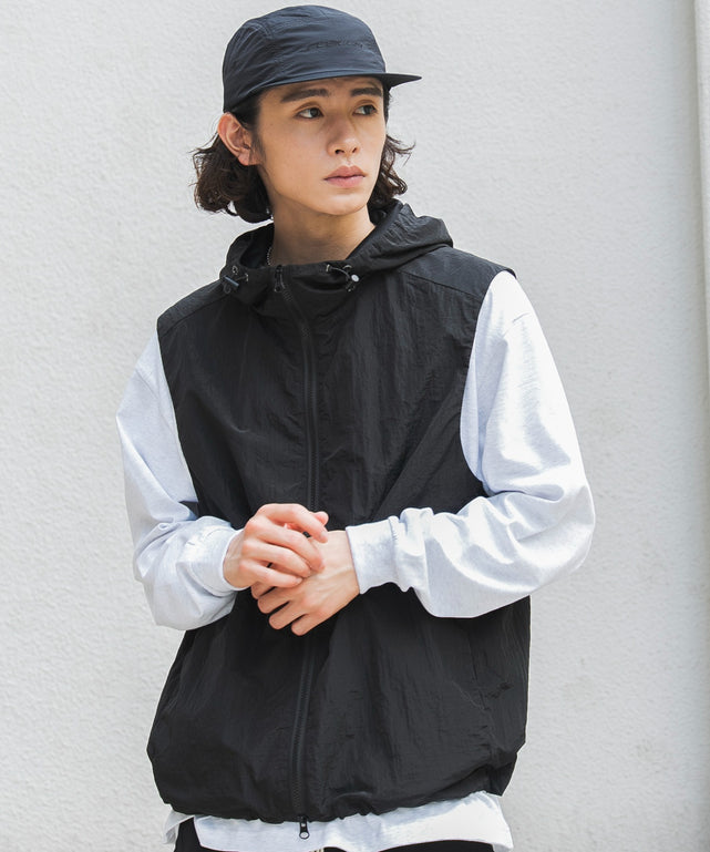 ブラック モデル：182cm L着用